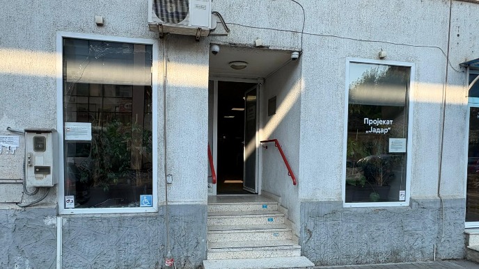 Napad na Info centar Rio Tinta